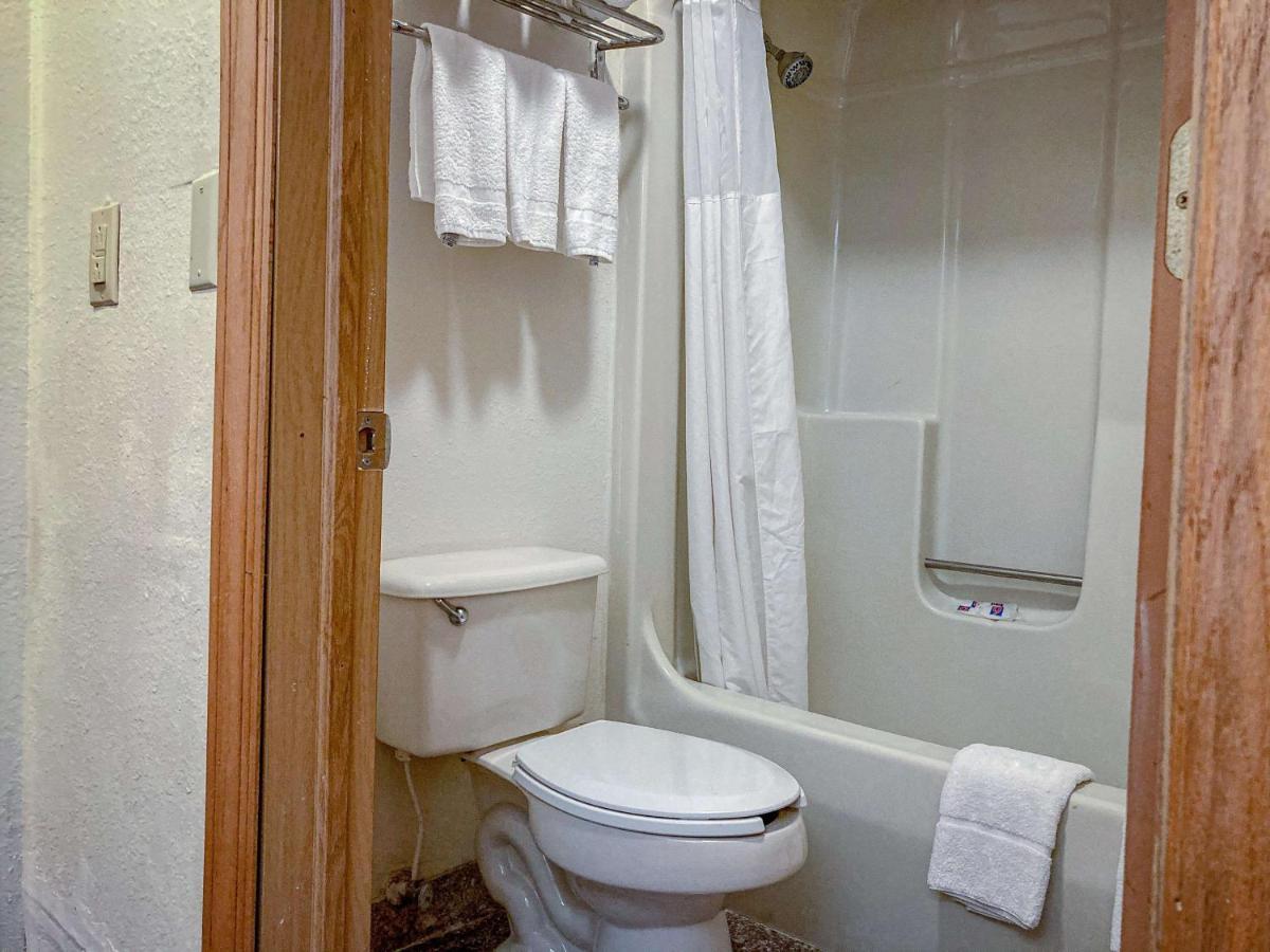 Motel 6 Elkhart, In Eksteriør billede